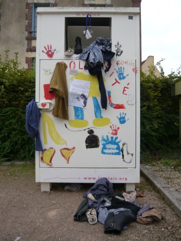 conteneur-vetements-rejetes