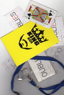 king-size-jaune-badge-valet-pique-cartes