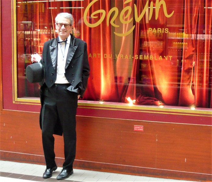 lupin-devanture-grevin-salue