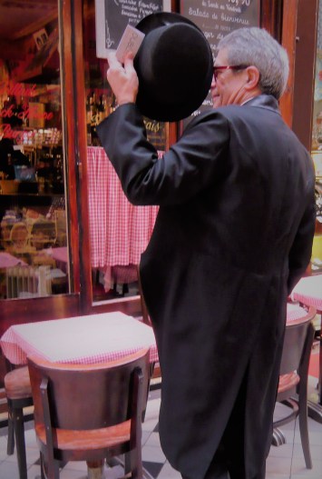 lupin-vous-salue-bien-passage