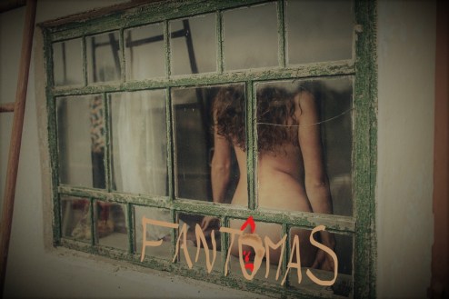 nue-de-dos-ext-graphe-fantomas